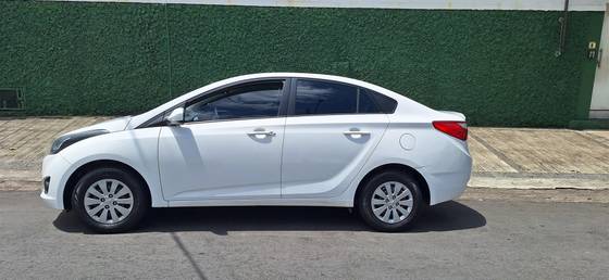 HYUNDAI HB20S 1.6 COMFORT PLUS 16V FLEX 4P MANUAL